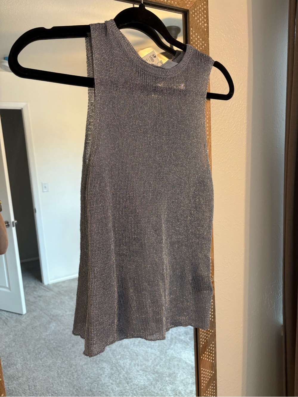 🦋NWT🦋 H&M Sleeveless Metallic Knit Tank Top